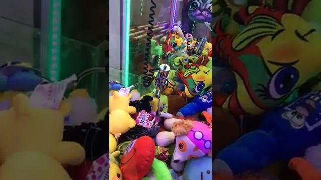 Как вытянуть игрушку из автомата !?ответ прост смотреть онлайн