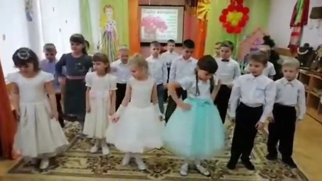 С праздником 8 Марта! Группа 9 МКДОУ "Детский сад 5 "Солнышко" смотреть онлайн