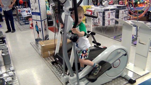 Мы дружим со СПОРТМАСТЕРОМ!!! Растёт чемпион Роман! Sportmaster!