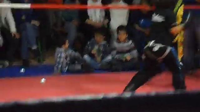 Kick-Box Kampf von Sinan Catal / Sinan Catal`in ilk Kick Box Dövüsü смотреть онлайн