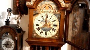 Часы с четвертным боем и Вестминстерской мелодией