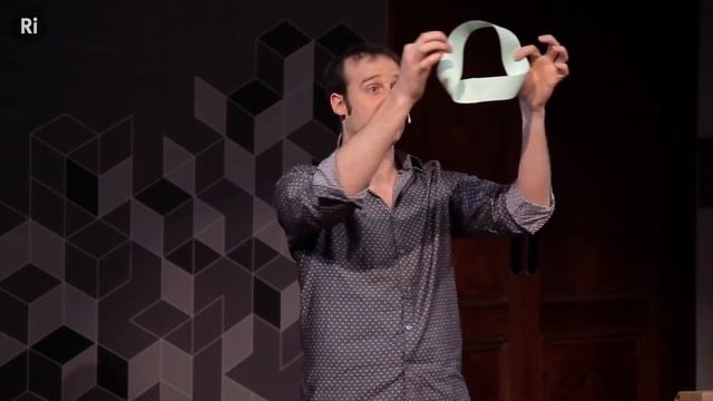 Лента Мёбиуса с Мэттом Паркером (фрагмент шоу "Четырехмерная математика") смотреть онлайн