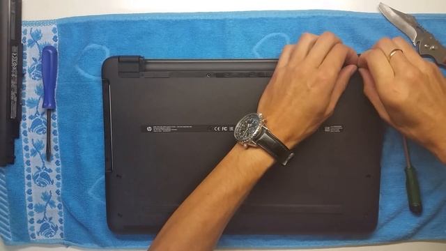 Как разобрать ноутбук НР 15. смотреть онлайн