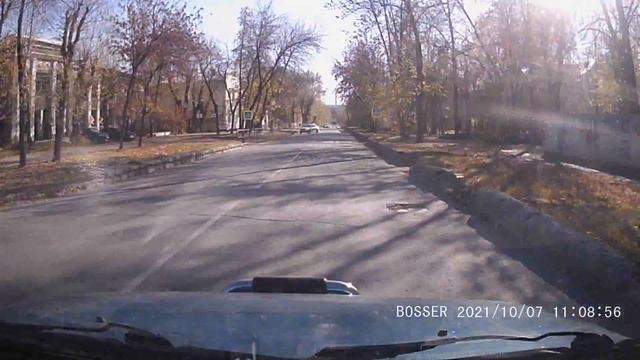 Почему люди в эти дни такие невнимательные? смотреть онлайн