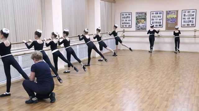 Образцовый детский ансамбль танца "Смешинки". Открытое занятие для родителей смотреть онлайн