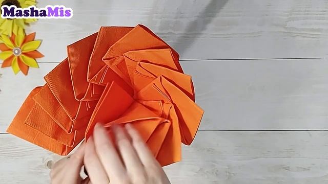 Как красиво сложить салфетки в стакан/цветок/ Сервировка стола смотреть онлайн