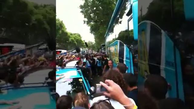 2009 Tour de France Astana bus mob смотреть онлайн