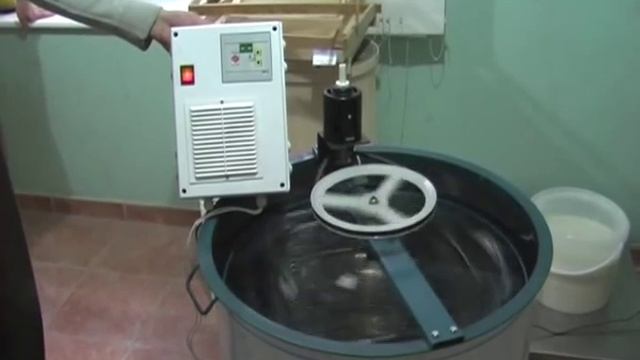 Электропривод для медогонки от КПЦ.avi