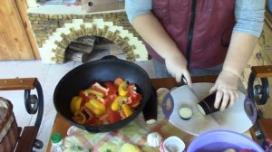 Готовим на даче. Пошаговый рецепт простого и вкусного блюда из мяса и овощей в казане на огне.