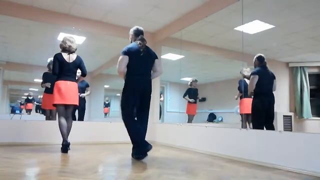 Paso Basico Son. A tiempo y Contra tiempo. Medianamente смотреть онлайн