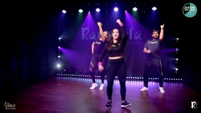 Bollywood Dance Cardio 15 Minute NonStop Workout | High and Low Impact | Rangeela Dance Company смотреть онлайн