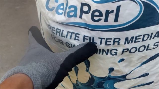 Perlite Filter Media vs. D.E. (Diatomaceous earth) Filter Media Part 1 of 2 смотреть онлайн