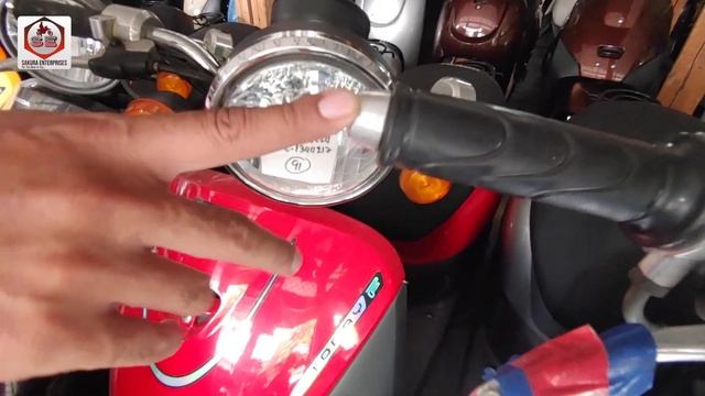 Honda Today 50 (AF61) Vs Honda Today (FI) (AF67) 50CC | សាគូរ៉ា អិនធឺបាយសុិស - Sakura Enterprises смотреть онлайн