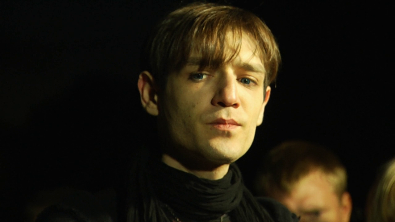 Экстрасенсы.Битва сильнейших: Александр Шепс - Почему разбился молодой парень? (на кладбище) смотреть онлайн