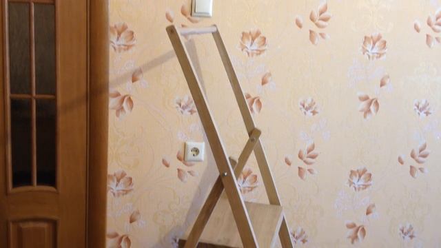 Надежная стремянка из дуба Reliable oak stepladder смотреть онлайн