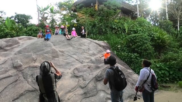 Русские семьи с детьми поехали в амазонскую сельву в Эквадор! смотреть онлайн