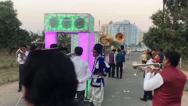 Aaj Mere Yaar Ki Shadi Hai ... By Rajkumar Band Surat ... 9825123499 Master Raju смотреть онлайн