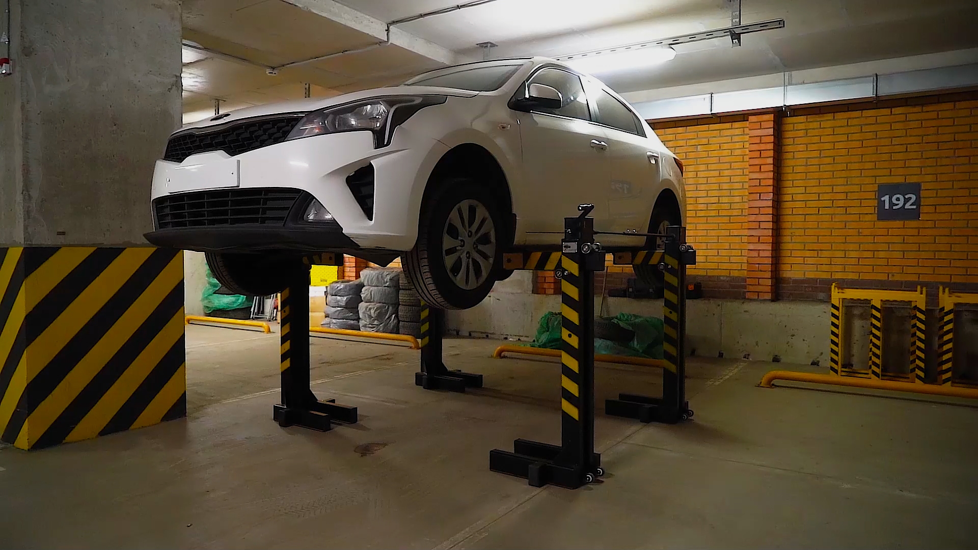 Механический автомобильный подъёмник смотреть онлайн