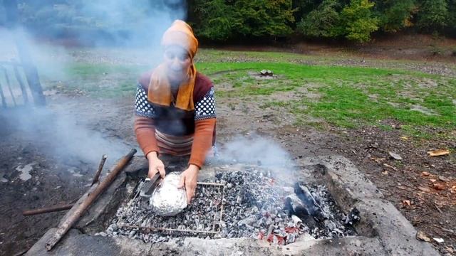 Блюдо из Курицы, Лукам и Грецким Орехом. Очень Вкусный Рецепт. Азербайджанская Кухня. Левенги смотреть онлайн