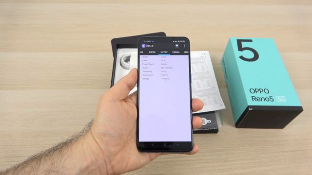 OPPO Reno5 5G Unboxing în Limba Română (Telefon high-midrange cu spate unic, cameră cu extra AI) смотреть онлайн