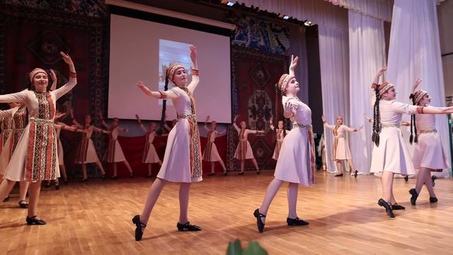 Армянский танец 2022 смотреть онлайн