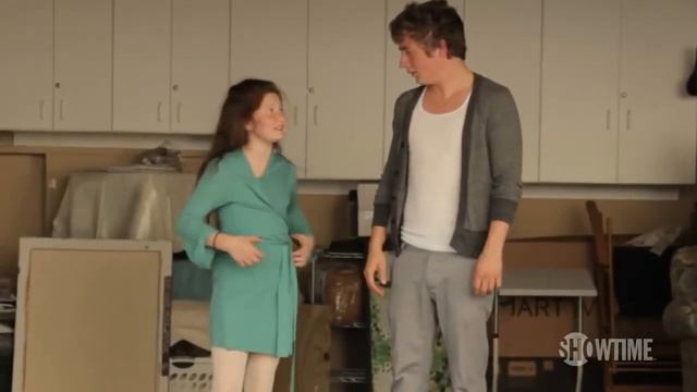 Бесстыжие| очень смешной танец Липа, Дебби и Ви| Очень смешно| смотреть онлайн