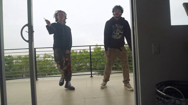 SK8 - IDGAF feat. Jacob Sartorius [Official Music Video] смотреть онлайн