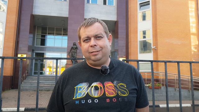Поток работников идет назад в метро! смотреть онлайн
