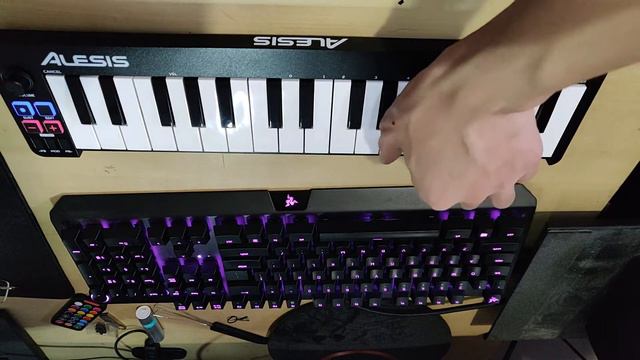 Alesis QMini Keyboard Review смотреть онлайн