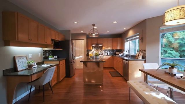 103 Aspenwood Dr, Port Moody смотреть онлайн