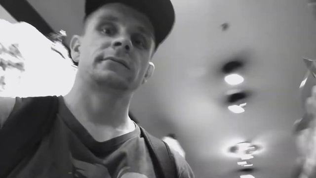 ПОЧЕМУ МОРЕ ХОЛОДНОЕ (ЛЕГАЛАЙЗ В ПОЛЬШЕ) БАЛТИЙСКОЕ МОРЕ смотреть онлайн