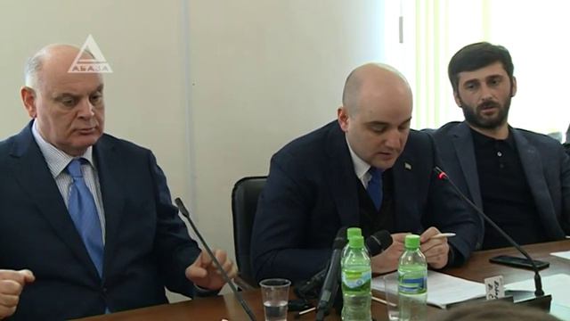 По доходам рассчитайсь! Парламент страны принял закон о декларировании чиновниками доходов смотреть онлайн