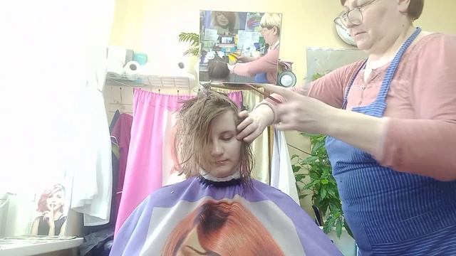 Стрижёмся под Каре на ножке.красимся Капус студи 9-44 смотреть онлайн