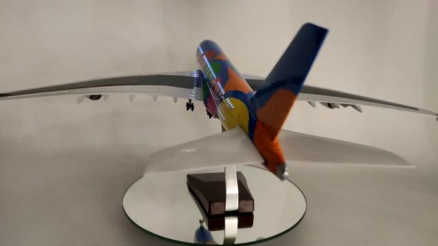 Модель самолета Airbus A380 Emirates "DUBAI EXPO" 1:160 (с подсветкой салона) смотреть онлайн