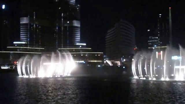 Поющие фонтаны в Дубае, ОАЭ/Singing fountains in Dubai, UAE смотреть онлайн