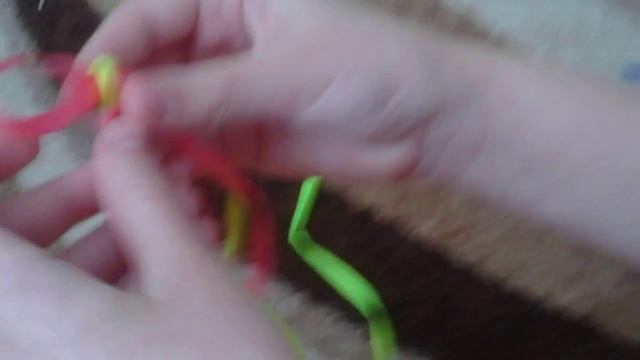 Как плести браслет из ленточек смотреть онлайн