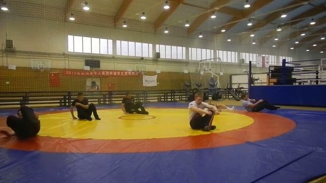Тренировка в зале, суставная разминка смотреть онлайн