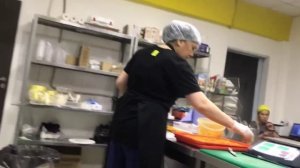 РАБОТА УПАКОВЩИКОМ. Сколько я заработал. Дешёвый труд?