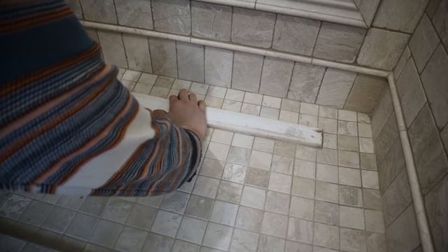 Как и Чем затирать натуральный камень в душевой кабинке. смотреть онлайн