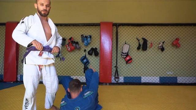 Эффективный проход гарда в Бразильском Джиу-Джитсу смотреть онлайн
