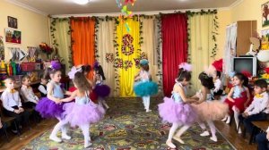 Танец «Мамочка моя»в детском саду