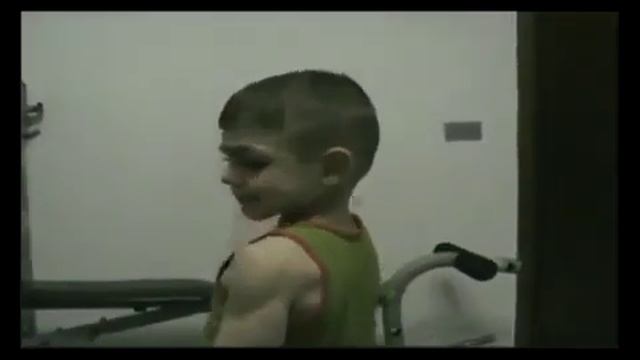 Здоровый Мелкий - Джулиано Стро