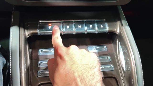 The New Lincoln Nautilus with a huge digital screen! смотреть онлайн