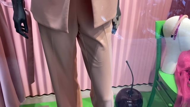 Обзор трендов : рубашка на рубашку, два главных цвета сезона, лучшая одежда для белых кроссовок! смотреть онлайн