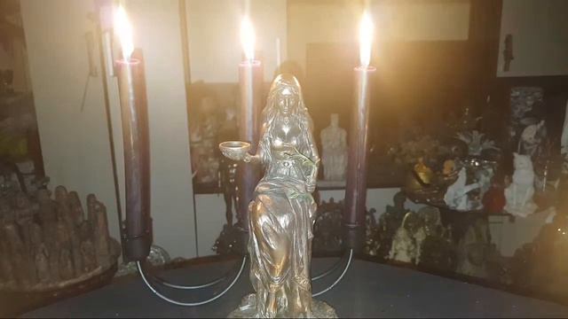 ЖРЕЦЫ ПУТЕВОДИТЕЛИ ЦИВИЛИЗАЦИИ... ИНГА ХОСРОЕВА