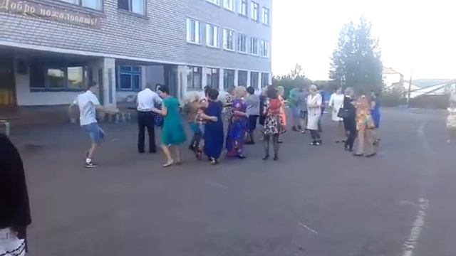 Выпускной 2015 . Школа №2 . Магистральный . Часть 2 смотреть онлайн