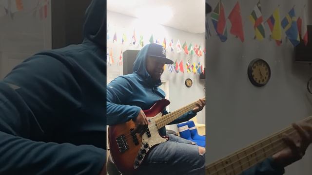 Malcolm Hall on fender jazz finger style goofin’ around смотреть онлайн
