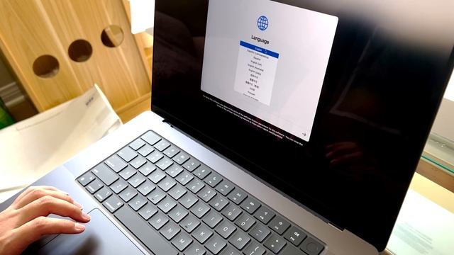 unboxing space black m3 macbook pro смотреть онлайн