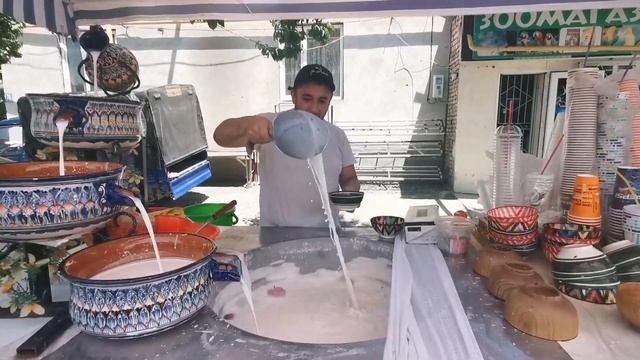 Айран на улице в городе Ош (Киргизия)целое шоу! смотреть онлайн