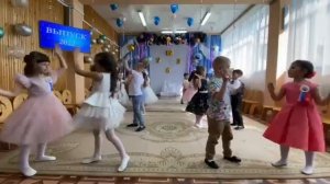 Танец "Если с другом вышел в путь"